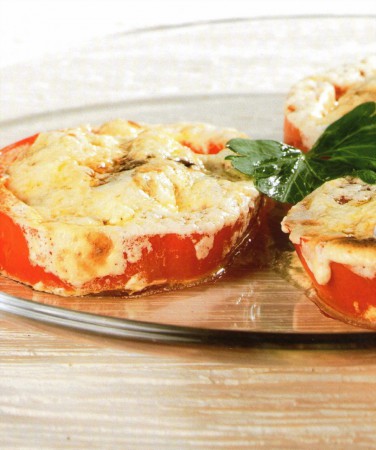 TOMATES CRIOLLOS GRATINADOS CON QUESO DE CABRA